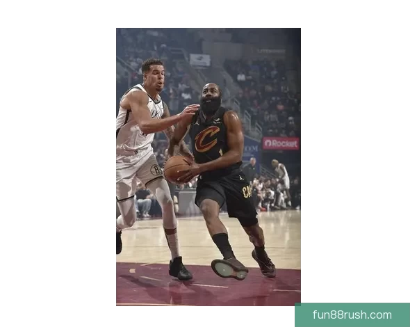 哈登关键时刻挺身而出率队六人得分上双锁定胜利